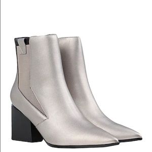 NWT Kendal & Kyle Finigan Bootie